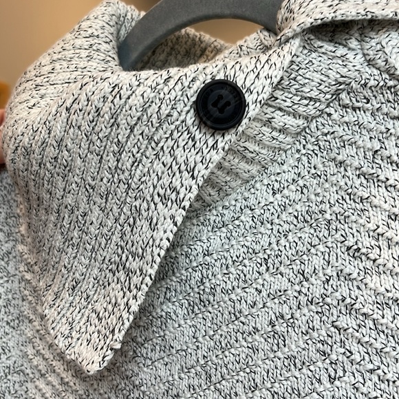 Roots Knit Heathered Grey Poncho, One Size - Picture 3 of 5